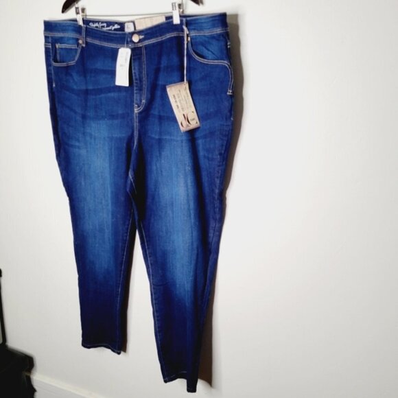 NWT Penningtons D/C Slightly Curvy Jeans - Picture 3 of 10